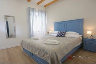 018 2052 45 Sibenik Nine luxury rooms in the city center for sale