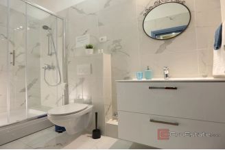 018 2052 45 Sibenik Nine luxury rooms in the city center for sale