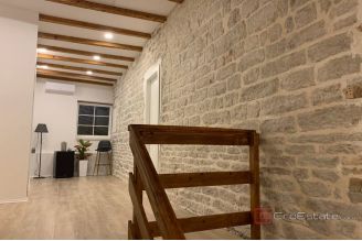 018 2052 45 Sibenik Nine luxury rooms in the city center for sale