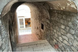 018 2052 45 Sibenik Nine luxury rooms in the city center for sale