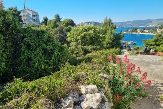 005 2048 20 Rogoznica Building land in the first row to the sea for sale