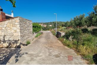 005 2048 20 Rogoznica Building land in the first row to the sea for sale