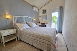 020 2029 103 omis apartment house with open sea view for sale