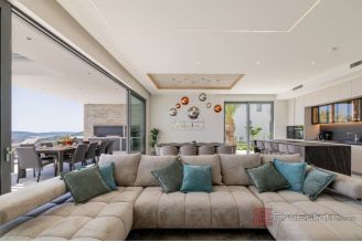 020 2031 191 Kastela Modern villa with panoramic sea view for sale