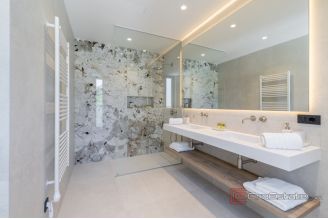 020 2031 191 Kastela Modern villa with panoramic sea view for sale