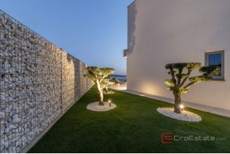 020 2031 191 Kastela Modern villa with panoramic sea view for sale