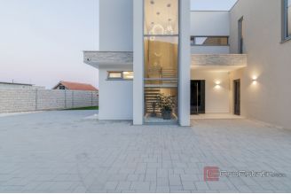 020 2031 191 Kastela Modern villa with panoramic sea view for sale