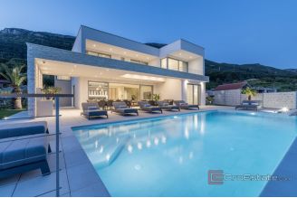 020 2031 191 Kastela Modern villa with panoramic sea view for sale