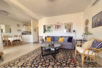 012 2016 653 island brac three bedroom apartment with sea view for sale