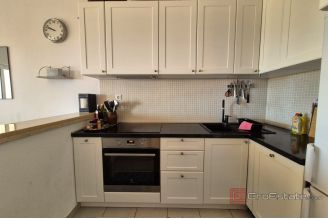 012 2016 653 island brac three bedroom apartment with sea view for sale
