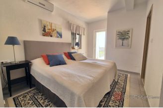 012 2016 653 island brac three bedroom apartment with sea view for sale