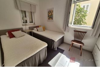 012 2016 653 island brac three bedroom apartment with sea view for sale