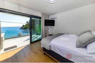 019 2021 408 zadar area villa by the sea with boat mooring for sale