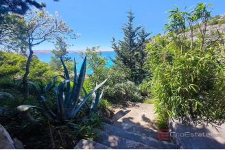 020 2021 409 near zadar house first row to the sea for sale