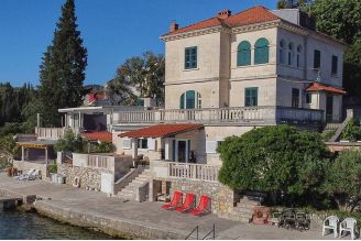 015 2052 47 Korcula Apartments in the first row to the sea for sale