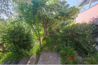 013 2021 411 near zadar house first row to the sea for sale