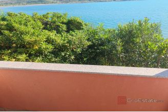 013 2021 411 near zadar house first row to the sea for sale