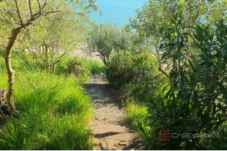 007 2021 411a near zadar land plot first row to the sea for sale