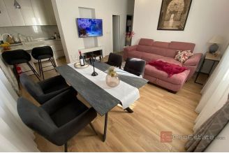 007 2052 49 Split Bol Four bedroom apartment for sale