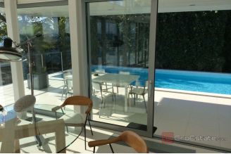 014 1024 20 Rijeka Villa in the first row to the sea for sale