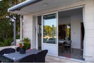 015 2052 50 Korcula Stone villa in the first roe to the sea for sale