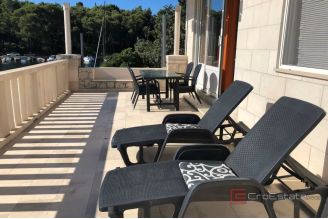 015 2052 50 Korcula Stone villa in the first roe to the sea for sale