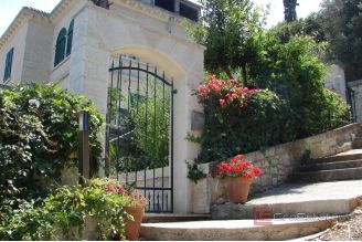 015 2052 50 Korcula Stone villa in the first roe to the sea for sale