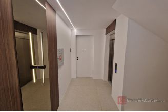 010 1024 23 Opatija Luxury three bedroom apartment with panoramic sea view for sale