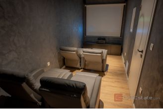 019 2048 40 Split area Attractavite villa with panoramic sea view rent