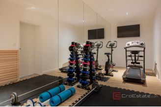 019 2048 40 Split area Attractavite villa with panoramic sea view rent