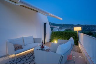 019 2048 40 Split area Attractavite villa with panoramic sea view rent