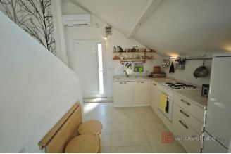 018 5368 30 island hvar Apartment with open sea view for sale