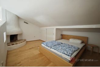 018 5368 30 island hvar Apartment with open sea view for sale