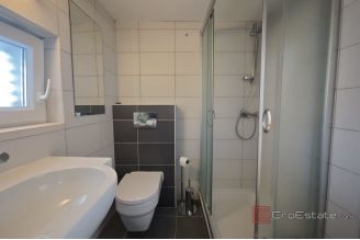 018 5368 30 island hvar Apartment with open sea view for sale