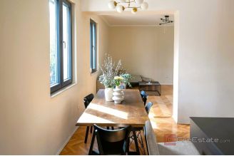 008 2051 19 split modern design apartment near the center for sale