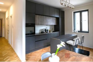 008 2051 19 split modern design apartment near the center for sale