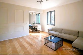 008 2051 19 split modern design apartment near the center for sale