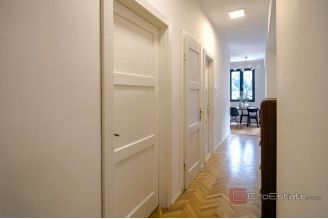 008 2051 19 split modern design apartment near the center for sale