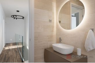 013 2046 83 Pasman Beautiful villa in the first row to the sea for sale