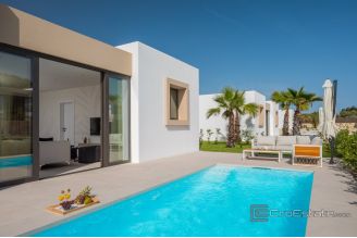013 2046 84 Pasman Modern villa near the sea for sale