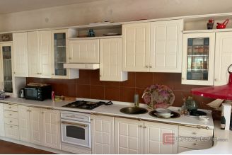 010 2049 38 Makarska Apartment house in the first row to the sea for sale