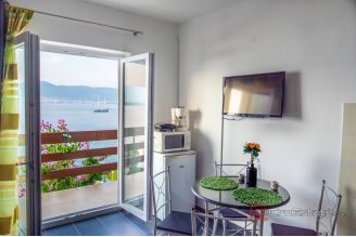 16 2013 220 Ciovo apartment house first row for sale