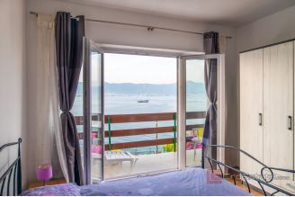 16 2013 220 Ciovo apartment house first row for sale