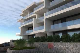 008 2035 233 Ciovo Two bedroom apartment in a great location for sale