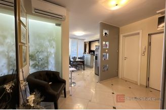 009 2049 40 split trstenik spacious three bedroom apartment for sale