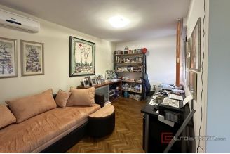 009 2049 40 split trstenik spacious three bedroom apartment for sale