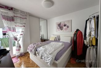 009 2049 40 split trstenik spacious three bedroom apartment for sale