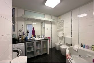 009 2049 40 split trstenik spacious three bedroom apartment for sale