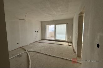 012 2035 234 Ciovo Modern two bedroom apartment with a sea view sale
