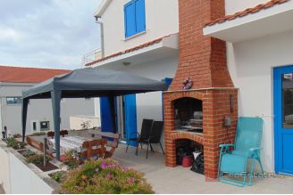 012 2016 654 peljesac apartment house with sea view for sale